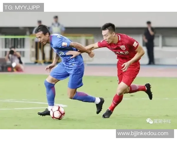 桑托斯与瓦斯激战正酣比分揭晓引发球迷热议与期待