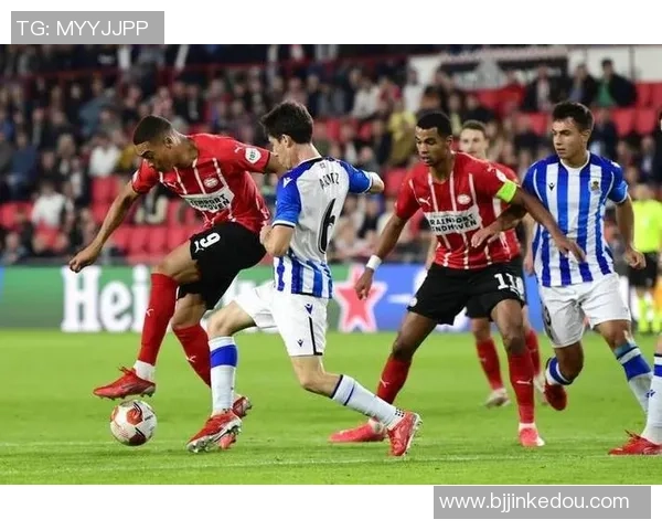 欧冠小组赛红星主场迎战利物浦争夺晋级机会的精彩对决